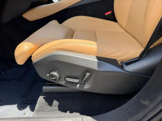 2024 Volvo XC90 Recharge T8 Ultimate Bright Theme 7-Seater