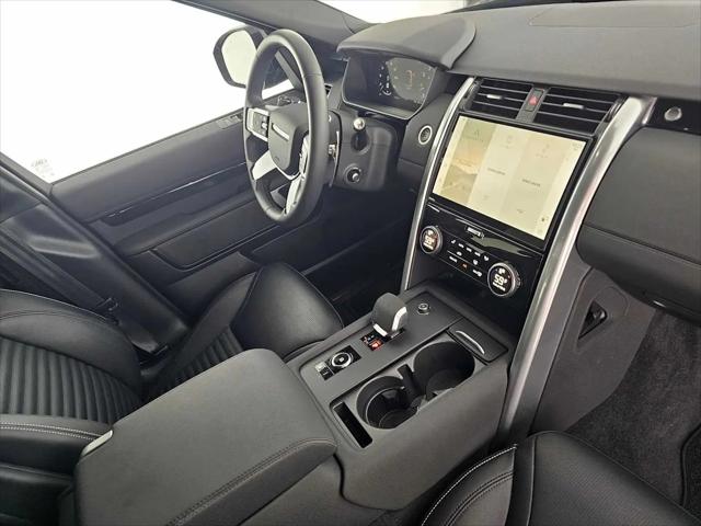 2025 Land Rover Discovery P300 S