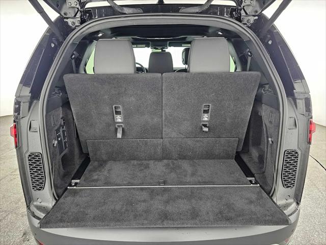 2025 Land Rover Discovery P300 S