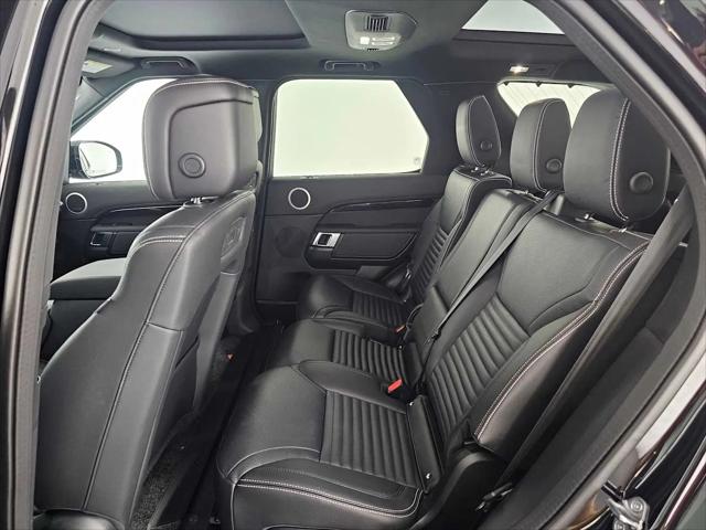 2025 Land Rover Discovery P300 S