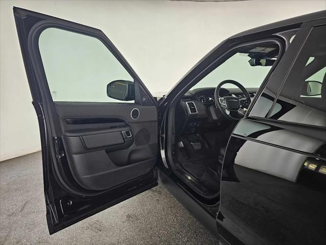 2025 Land Rover Discovery P300 S