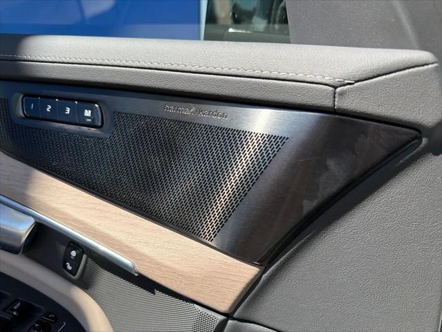 2026 Volvo XC90 Plug-In Hybrid Ultra Dark Theme, T8 AWD, Electric/Gasoline, 7 Seats
