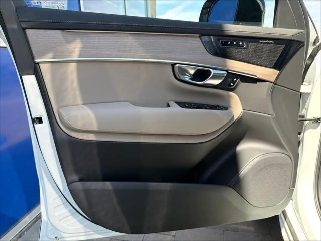 2026 Volvo XC90 Plug-In Hybrid Ultra Dark Theme, T8 AWD, Electric/Gasoline, 7 Seats
