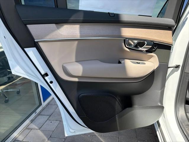 2026 Volvo XC90 Plug-In Hybrid Ultra Dark Theme, T8 AWD, Electric/Gasoline, 7 Seats