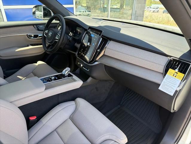2026 Volvo XC90 Plug-In Hybrid Ultra Dark Theme, T8 AWD, Electric/Gasoline, 7 Seats