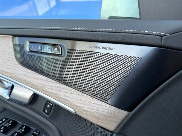 2026 Volvo XC90 Plug-In Hybrid Plus, T8 AWD, Electric/Gasoline, Bright, 7 Seats