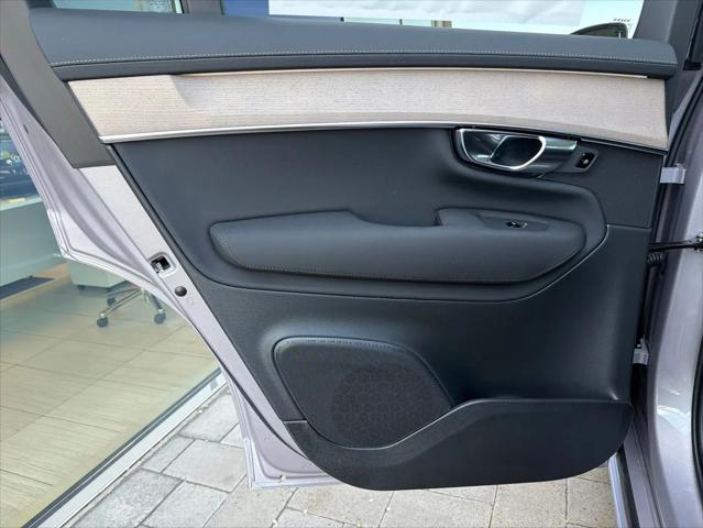 2026 Volvo XC90 Plug-In Hybrid Plus, T8 AWD, Electric/Gasoline, Bright, 7 Seats