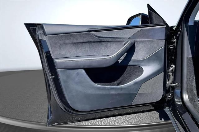 2026 Tesla Model Y Premium Rear-Wheel Drive