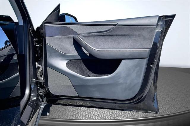 2026 Tesla Model Y Premium Rear-Wheel Drive