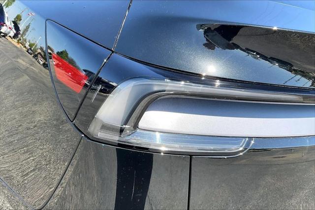 2026 Tesla Model Y Premium Rear-Wheel Drive