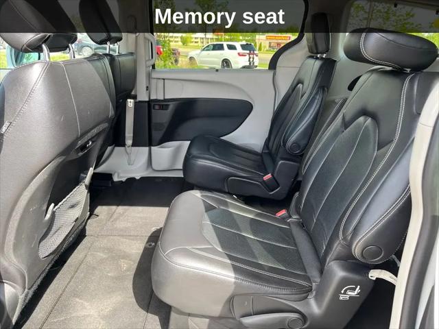 2022 Chrysler Pacifica Touring L