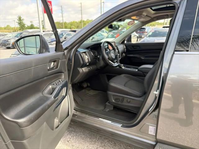 2024 Nissan Pathfinder SV FWD