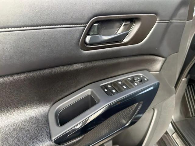 2024 Nissan Pathfinder SV FWD