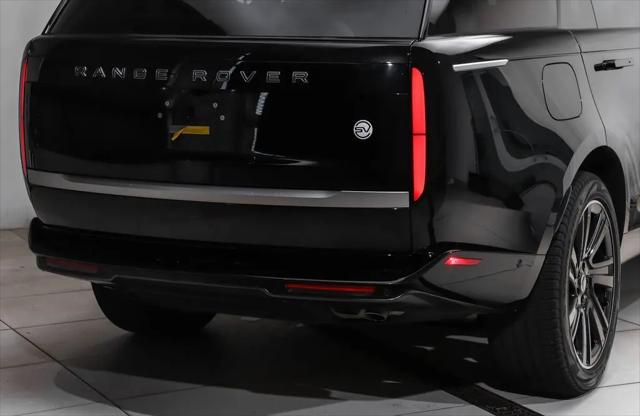 2025 Land Rover Range Rover P615 SV