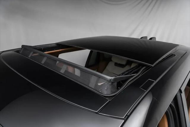 2025 Land Rover Range Rover P615 SV
