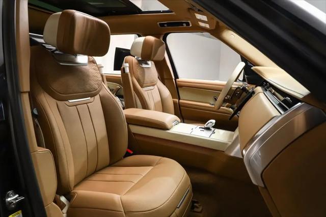 2025 Land Rover Range Rover P615 SV
