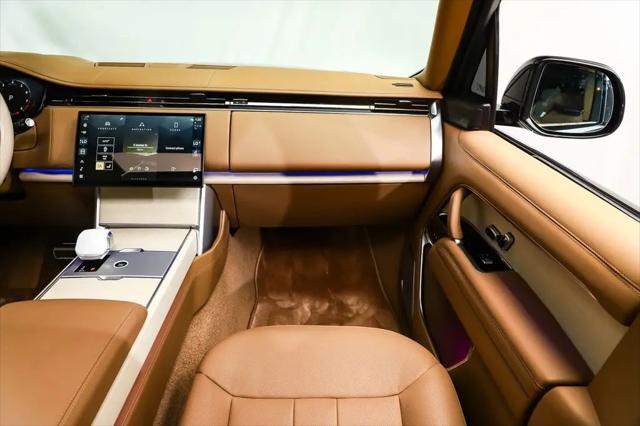 2025 Land Rover Range Rover P615 SV