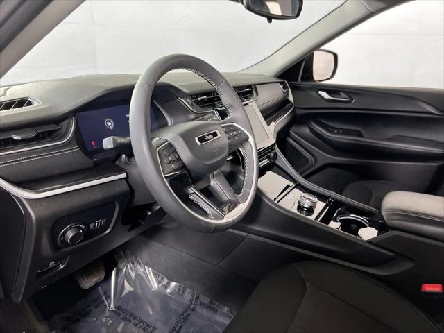 2023 Jeep Grand Cherokee L Laredo 4x4
