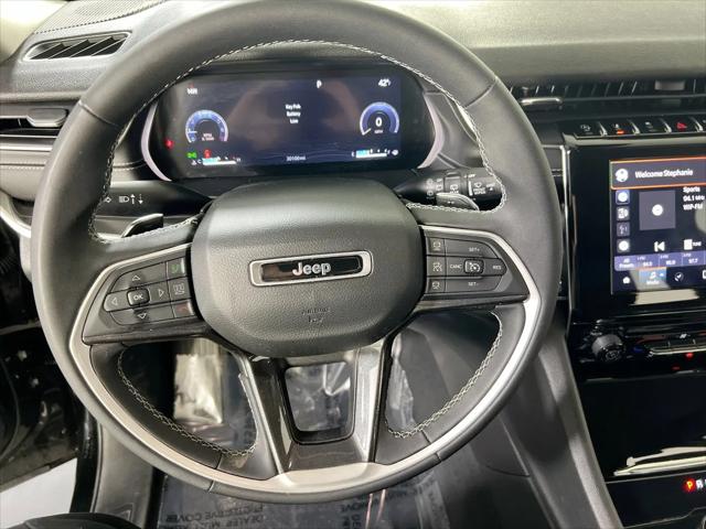 2023 Jeep Grand Cherokee L Laredo 4x4