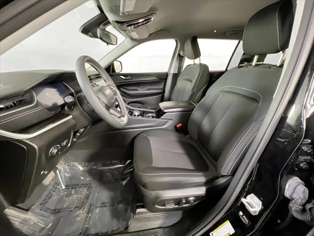 2023 Jeep Grand Cherokee L Laredo 4x4