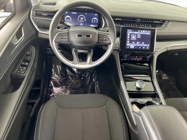 2023 Jeep Grand Cherokee L Laredo 4x4
