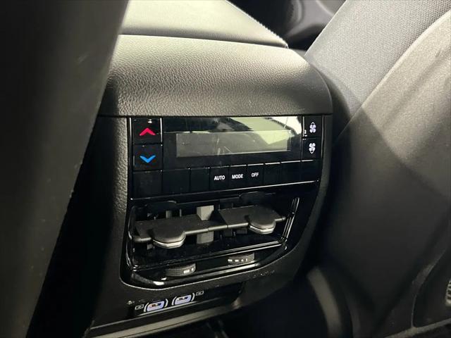2023 Jeep Grand Cherokee L Laredo 4x4