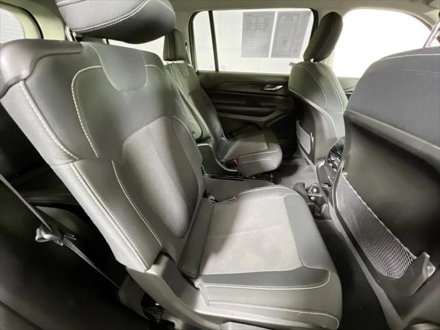 2023 Jeep Grand Cherokee L Laredo 4x4