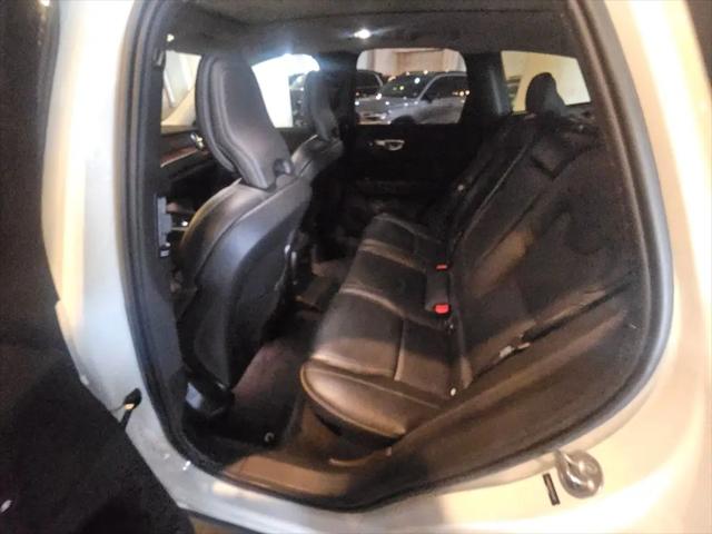 2023 Volvo XC60 Recharge T8 Ultimate Dark Theme
