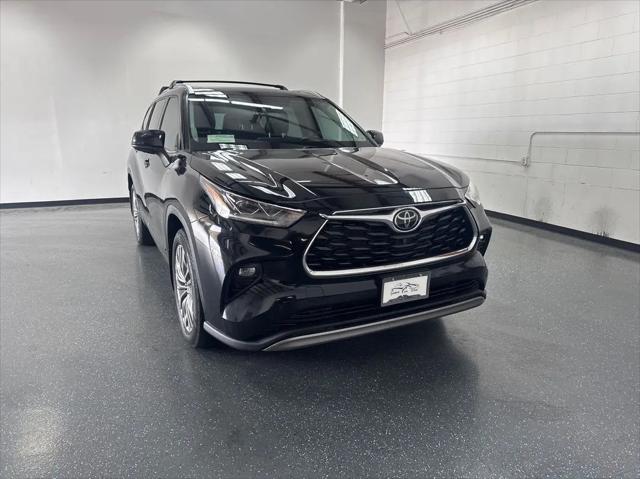 2021 Toyota Highlander Platinum for sale in Englewood, CO