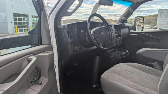 2023 GMC Savana Cutaway Work Van