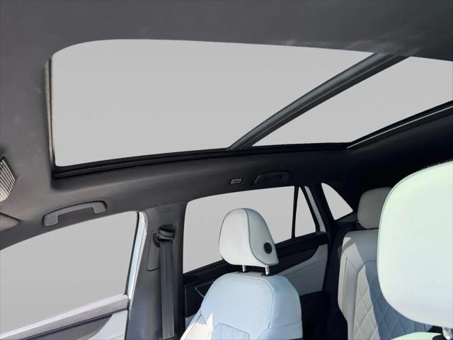 2024 Volkswagen Atlas Cross Sport 2.0T SEL Premium R-Line