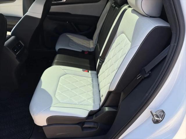2024 Volkswagen Atlas Cross Sport 2.0T SEL Premium R-Line