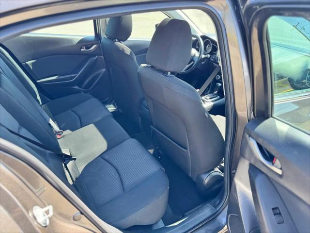 2016 Mazda Mazda3 i Touring
