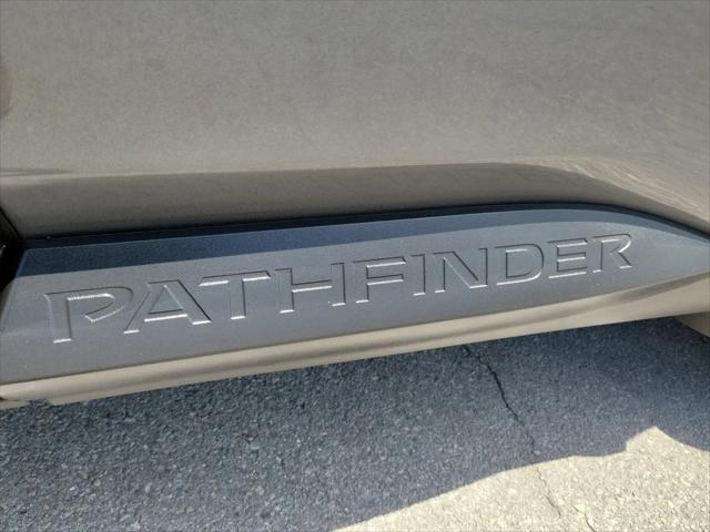 2025 Nissan Pathfinder SL FWD