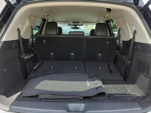 2025 Nissan Pathfinder SL FWD