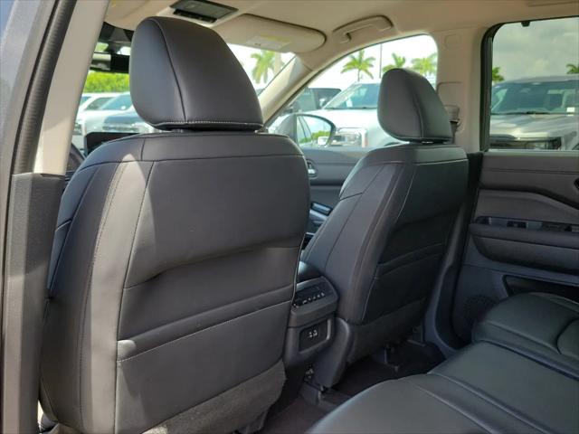 2025 Nissan Pathfinder SL FWD