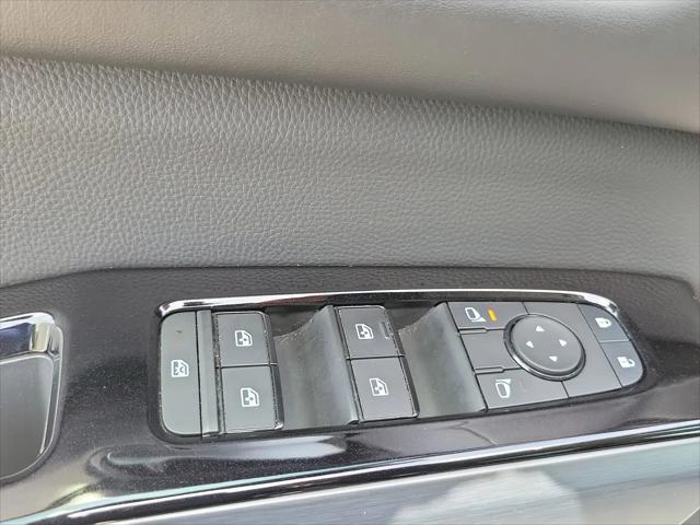 2025 Nissan Pathfinder SL FWD