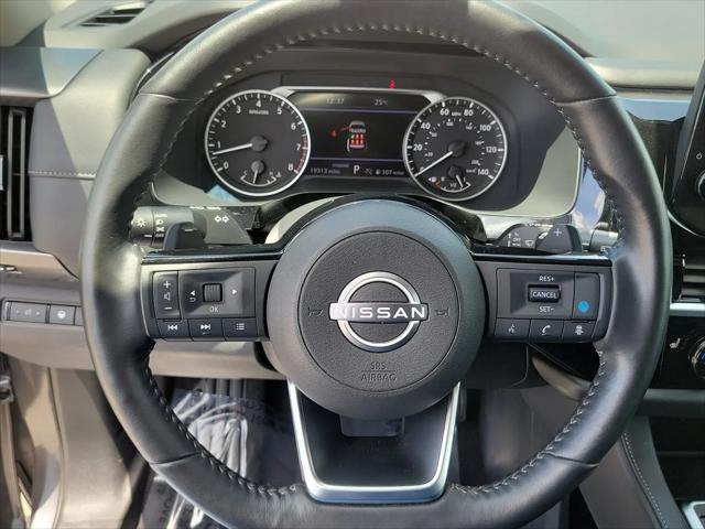 2025 Nissan Pathfinder SL FWD