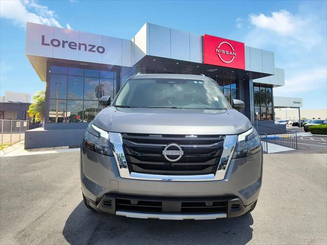 2025 Nissan Pathfinder SL FWD