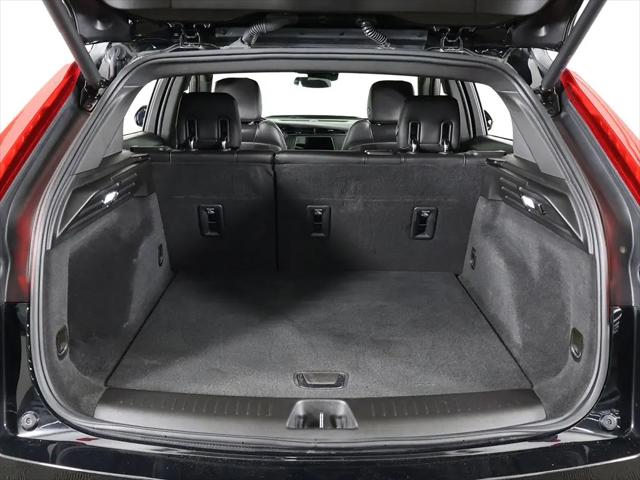 2021 Cadillac XT4 AWD Luxury