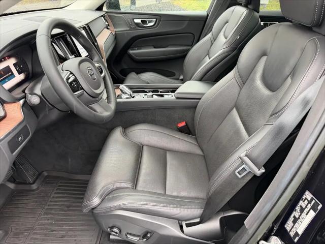 2023 Volvo XC60 B5 Ultimate Bright Theme