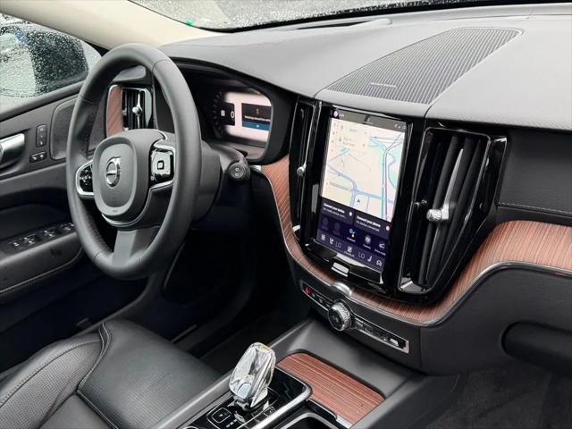 2023 Volvo XC60 B5 Ultimate Bright Theme