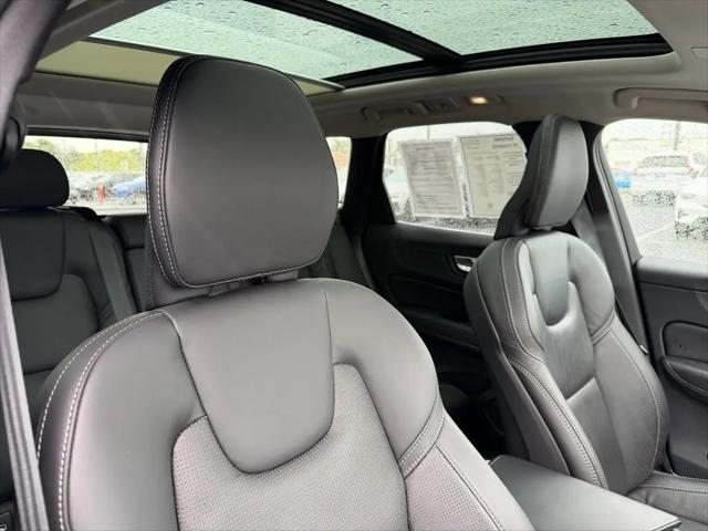 2023 Volvo XC60 B5 Ultimate Bright Theme