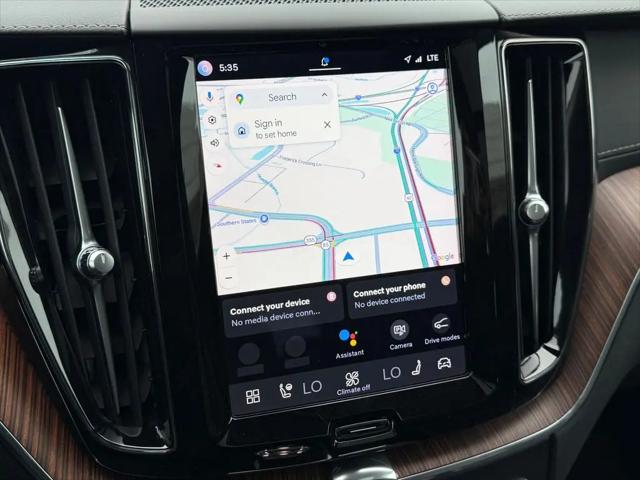 2023 Volvo XC60 B5 Ultimate Bright Theme