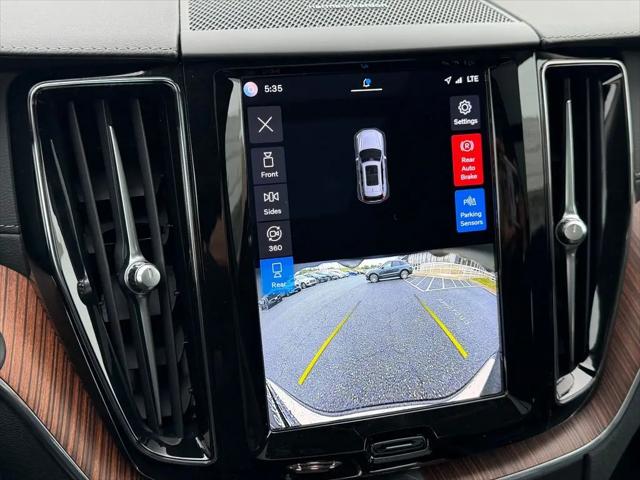 2023 Volvo XC60 B5 Ultimate Bright Theme