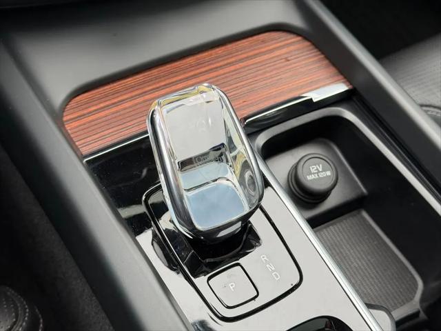2023 Volvo XC60 B5 Ultimate Bright Theme