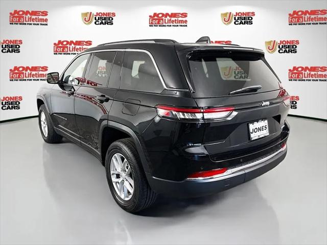 2023 Jeep Grand Cherokee Laredo 4x4