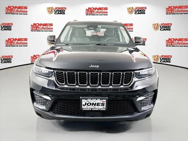 2023 Jeep Grand Cherokee Laredo 4x4