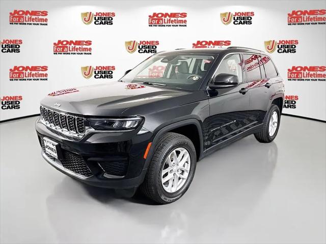 2023 Jeep Grand Cherokee Laredo 4x4