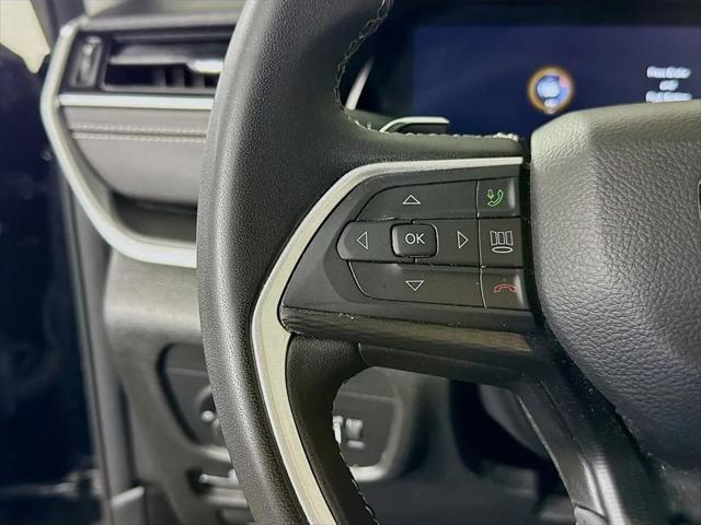 2023 Jeep Grand Cherokee Laredo 4x4